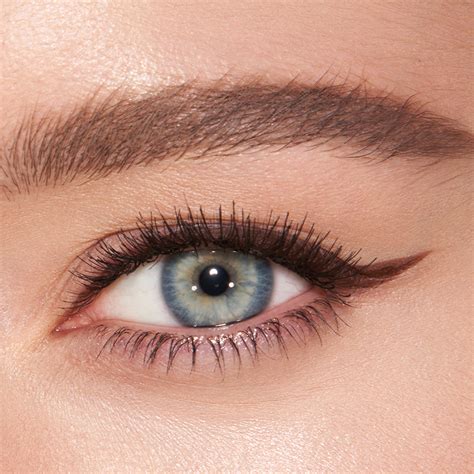 Common Mistakes to Avoid when Applying Maguc Flick Eyeliner